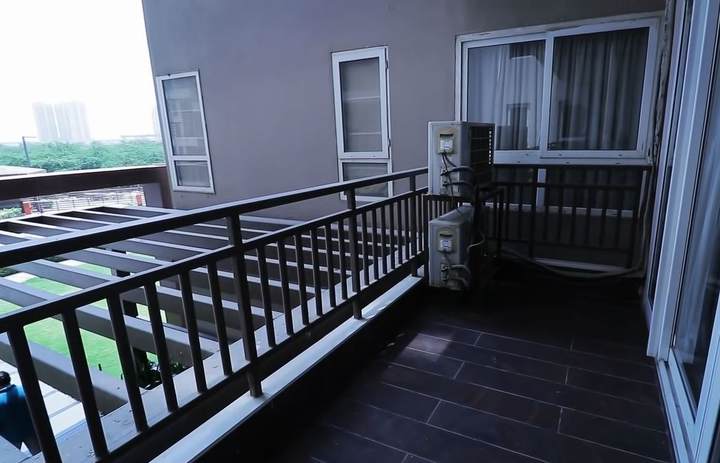 Show flat — Adani M2K Oyster Grande