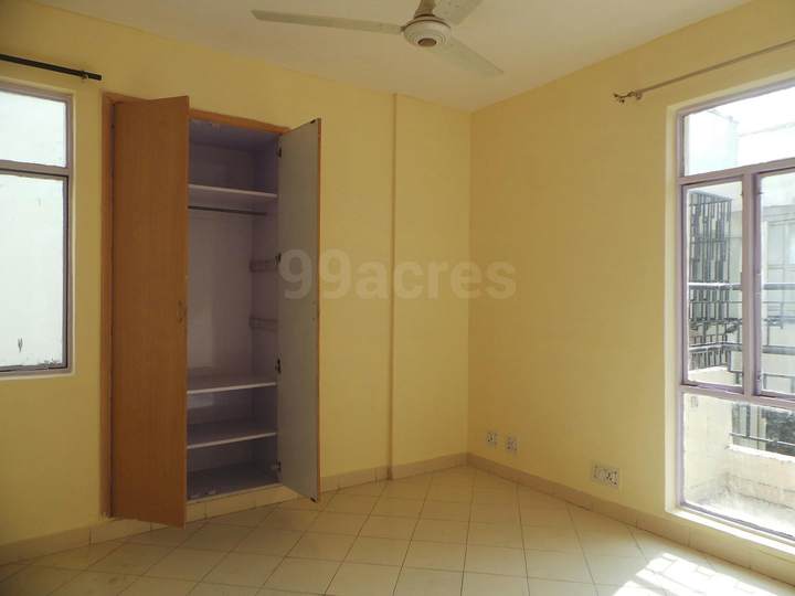 Show flat — Ansal Maple Crescent