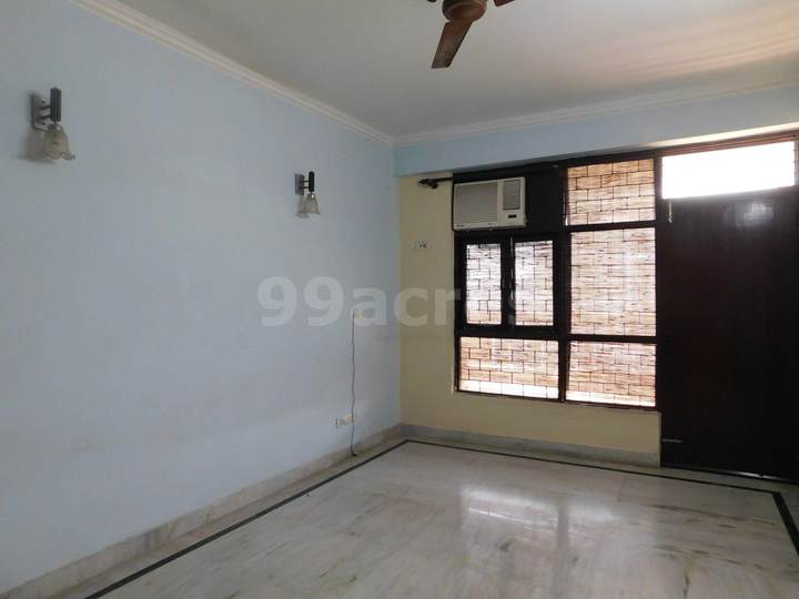 Show flat — Antriksh Green