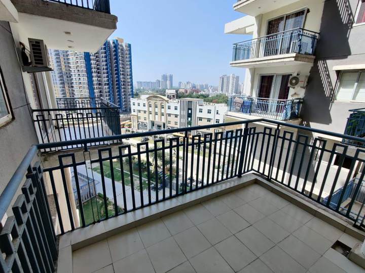 Show flat — Antriksh Heights