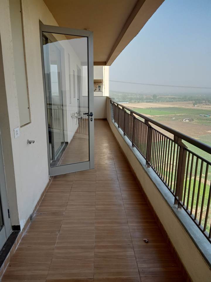 Show flat — Chintels Serenity