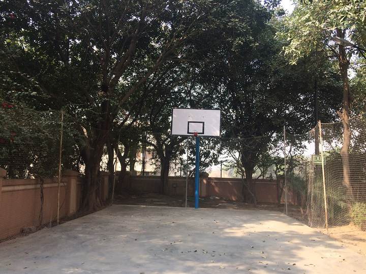 Facilities — DLF Carlton Estate