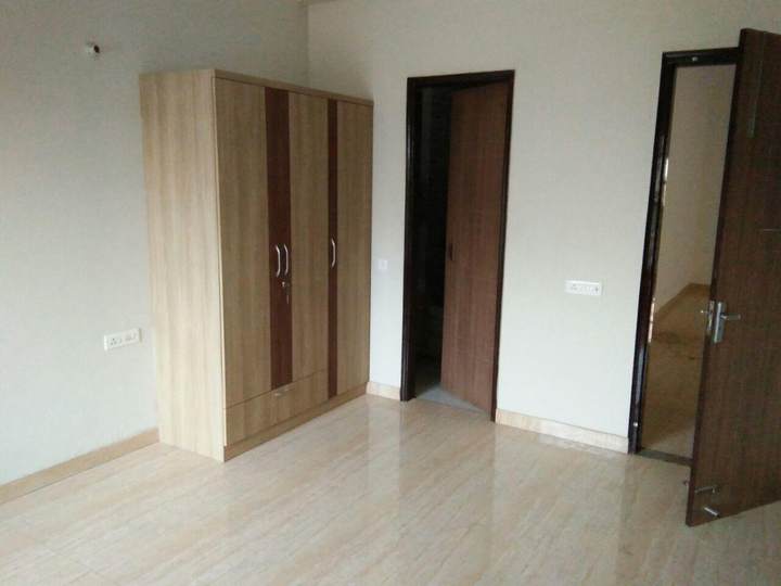 Show flat — DLF Gardencity
