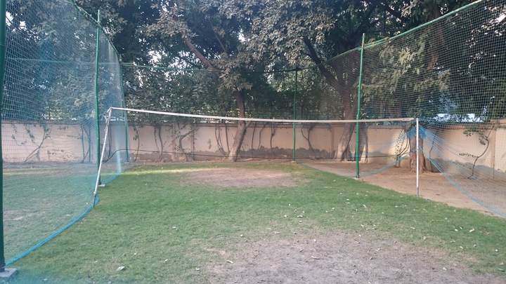 Facilities — DLF Oakwood Estate
