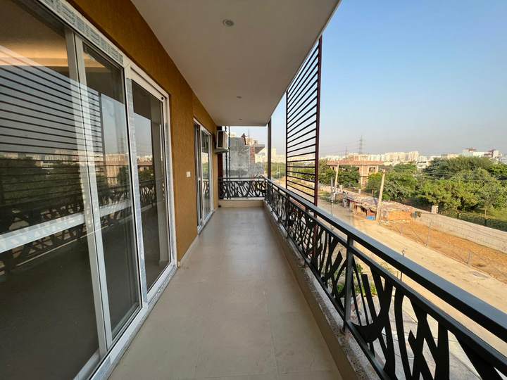 Show flat — DLF Phase 3 Budget Friendly Builder floors