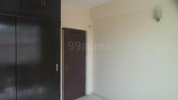 Show flat — DLF Regent House