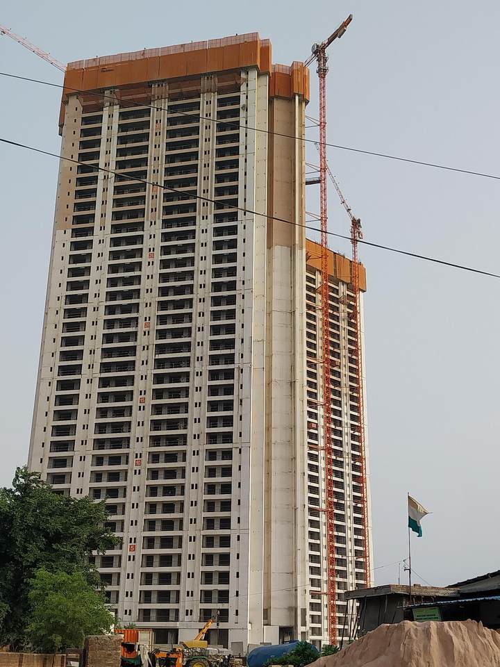 Construction progress — DLF The Arbour