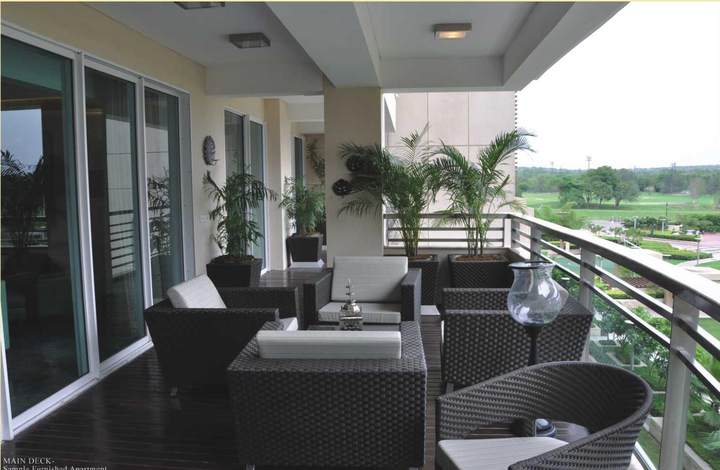 Show flat — DLF The Magnolias