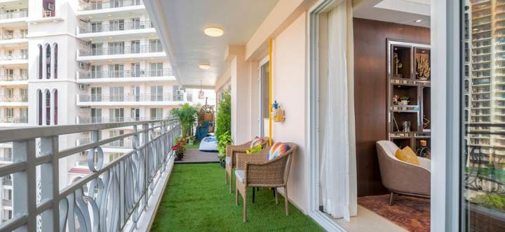 Show flat — DLF The Skycourt