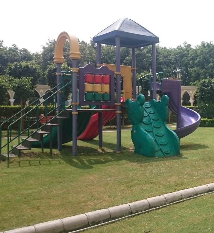 Facilities — DLF Wellington Estate
