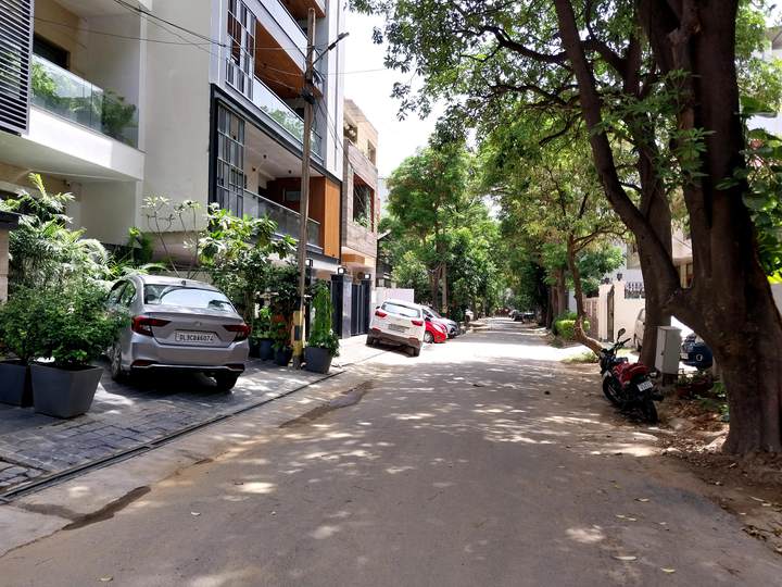 Facilities — Independent Floors at DLF City Phase 4
