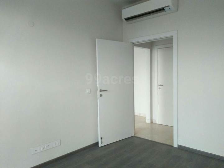 Show flat — Ireo The Corridors