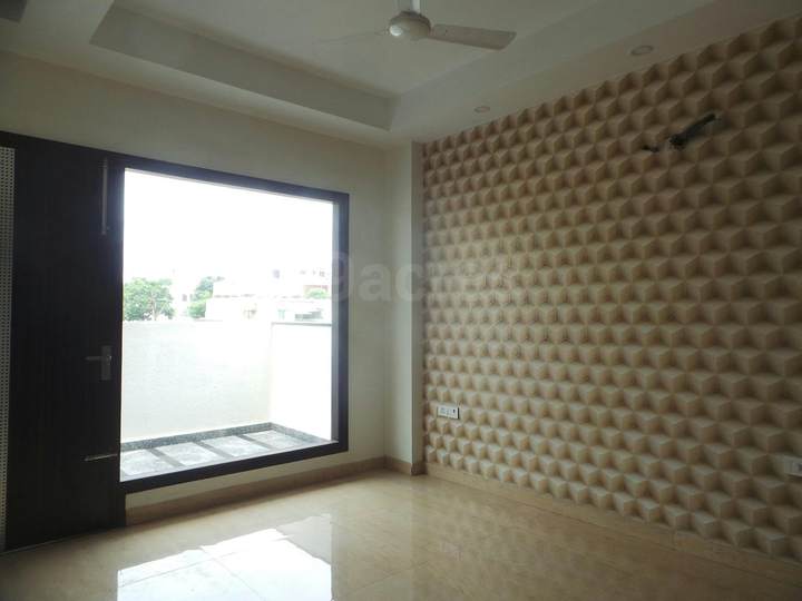 Show flat — Mayfield Gardens
