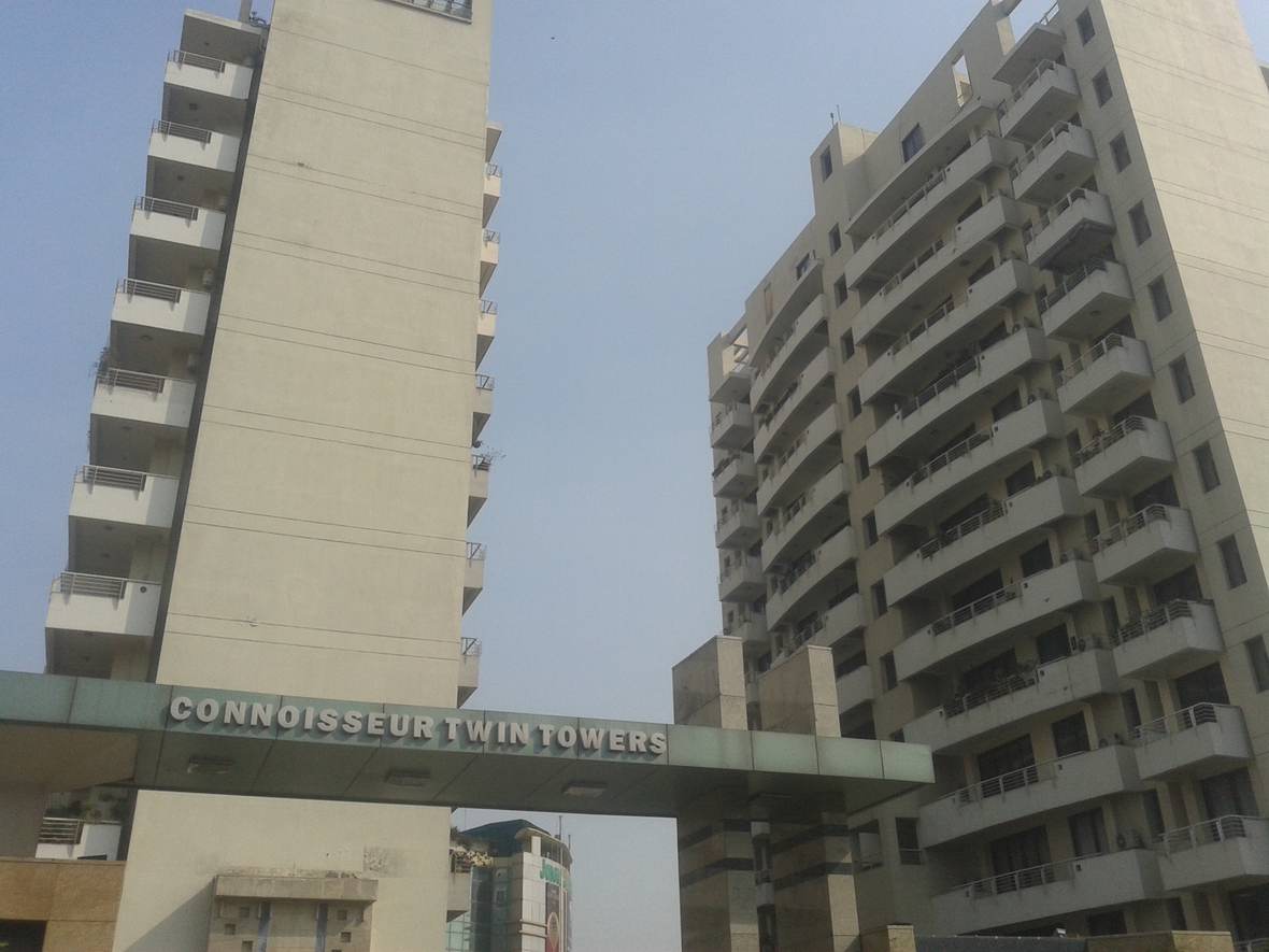 Paras Connoisseur Twin Tower — elevation