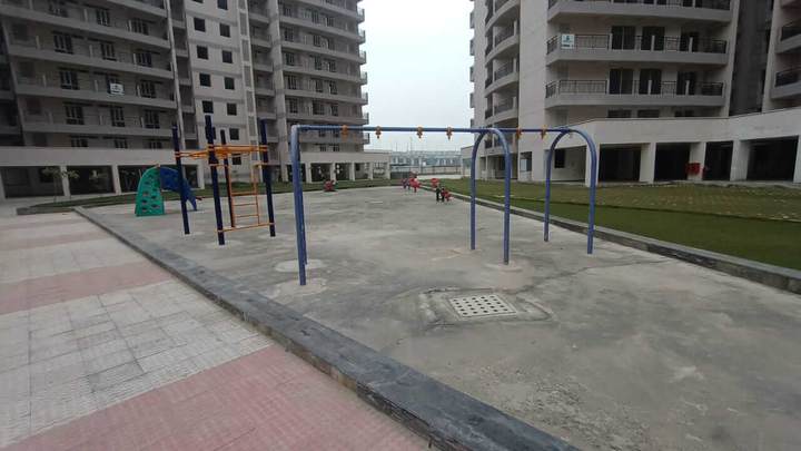 Facilities — Pareena Express Heights
