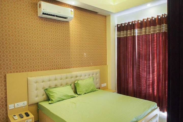 Show flat — Parsvnath Green Ville