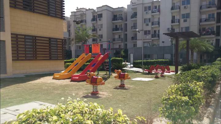 Facilities — Sare Crescent Parc