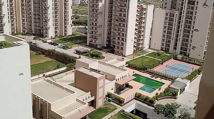 Facilities — Spaze Privvy The Address