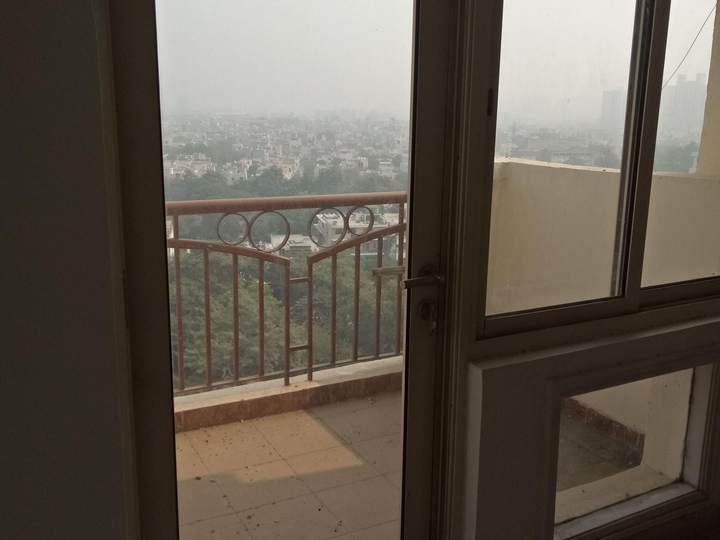 Show flat — Suncity Essel Towers