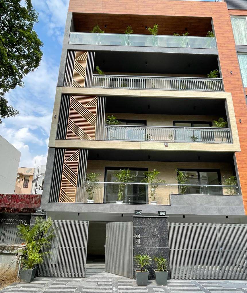 Ultra Luxurious Builder Floor — elevation