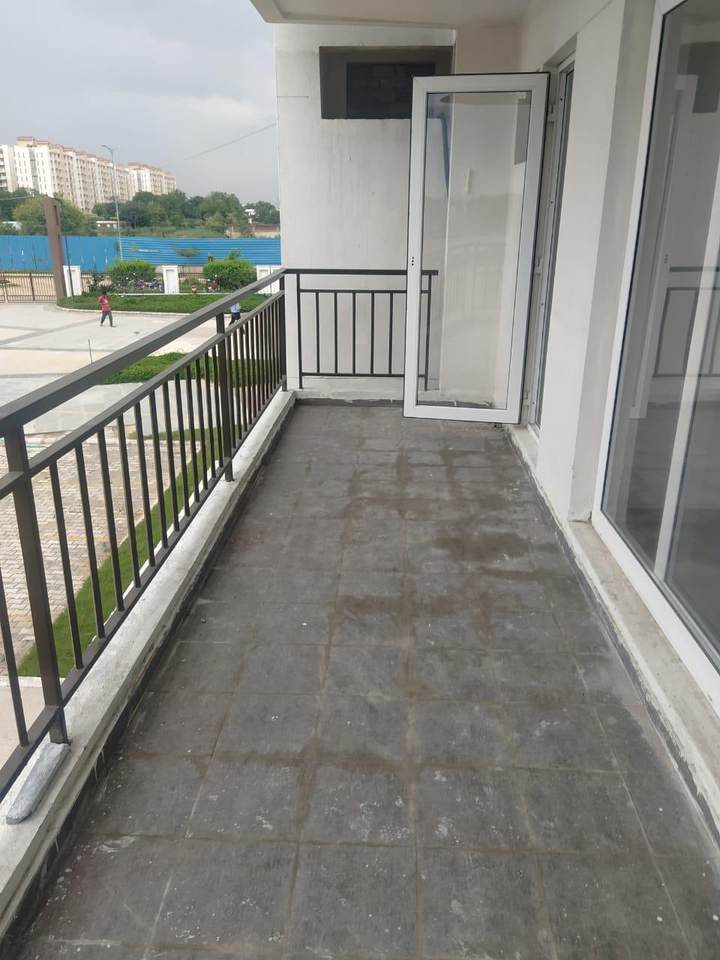 Show flat — Umang Winter Hills