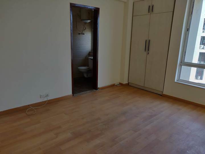 Show flat — Unitech Escape