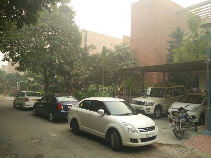 Facilities — Unitech Espace