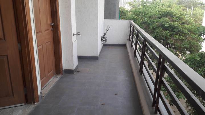 Show flat — Unitech South City 2