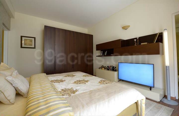 Show flat — Vatika Seven Elements
