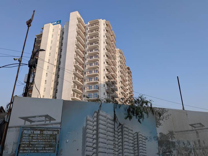 Construction progress — Yashika 104